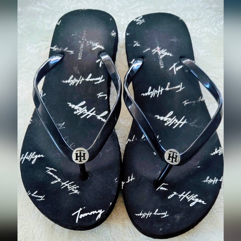Tommy Hilfiger Black Signature Flip Flops Size 9/10